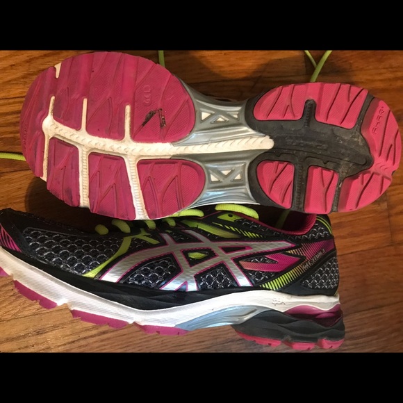 ASICS - Picture 2 of 2